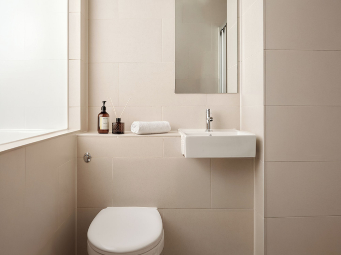 Bathroom 3, Bob W London Kensington, London