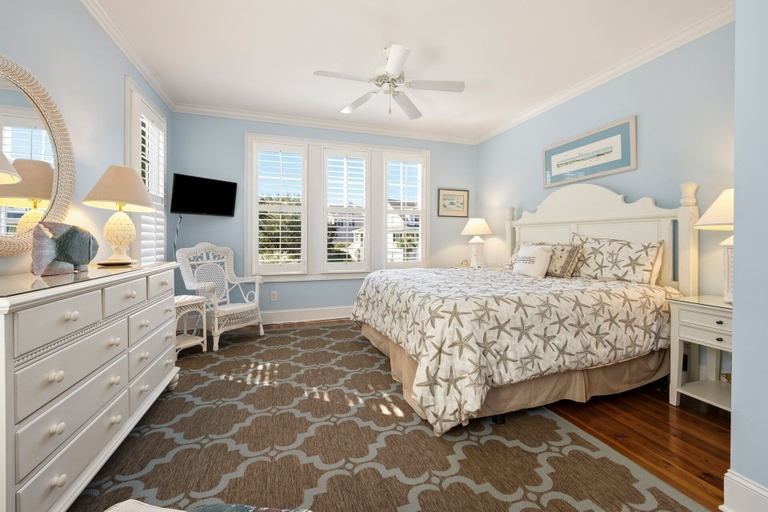 Room 5, Knock On Wood 5 Bedroom Home, Georgetown