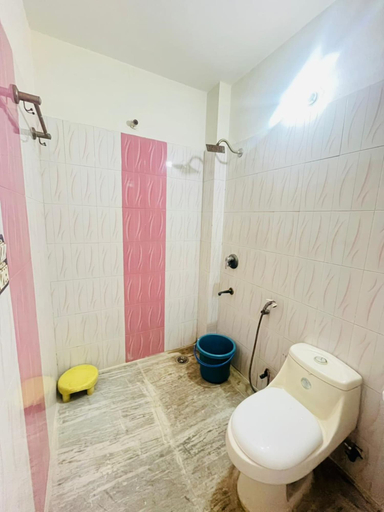 Bathroom 2, Roomshala Hotel Blue Inn Noida Sector 51, Gautam Buddha Nagar