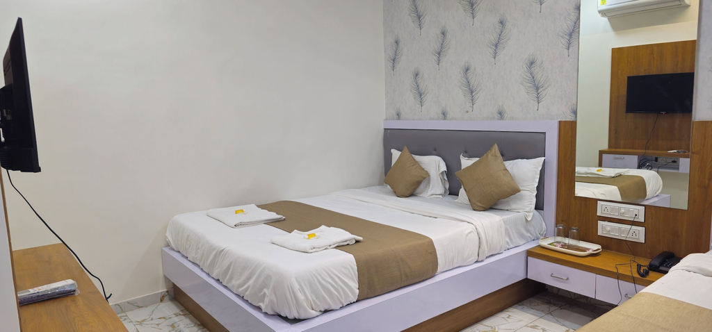 Room 2, Hotel Royal View, Gandhinagar