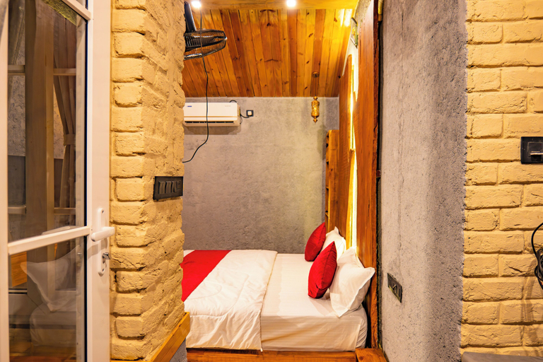Room 5, Whispering roots, Nainital