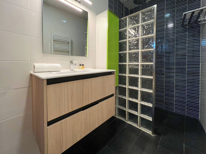 Bathroom 3, Stay U-nique Apartments Salva II, Barcelona