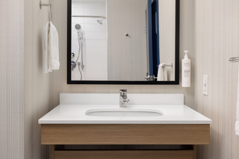 Bathroom 5, Spark By Hilton Woodstock, Oxford