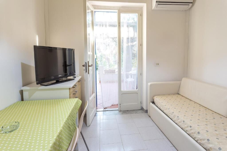 Bedroom 5, Baia Marticana Residence Hotel, Salerno