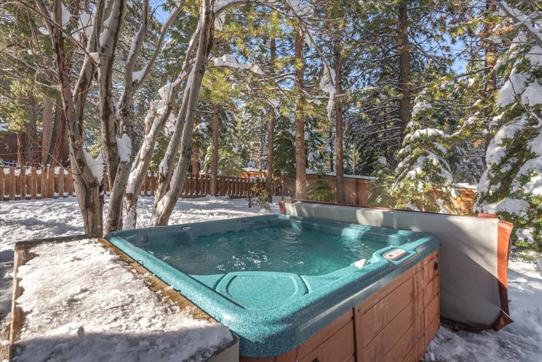 Outdoor spa tub 4, Dollar Point - Observation Dr. 3 Bedroom Home, Placer