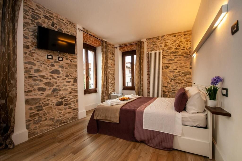 Room 2, Casa Tabarini, Novara