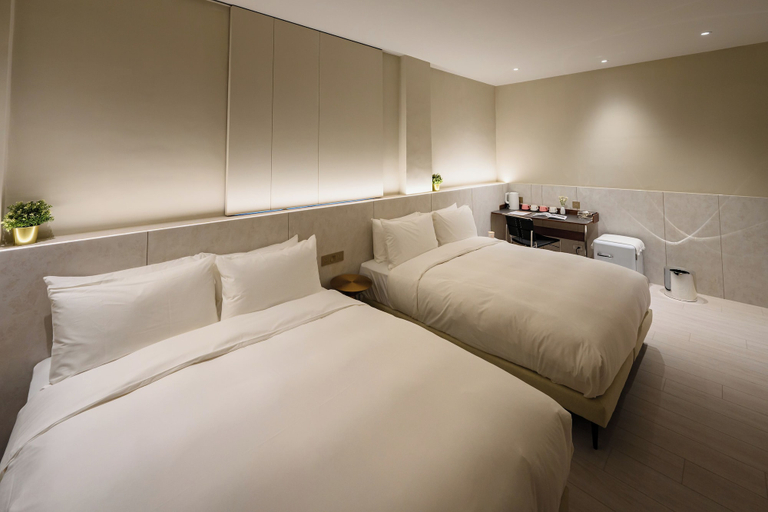 Room 3, Mr.Petter, Taichung