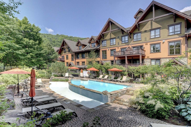 Pool 5, 10 Versant Soleil, Les Laurentides