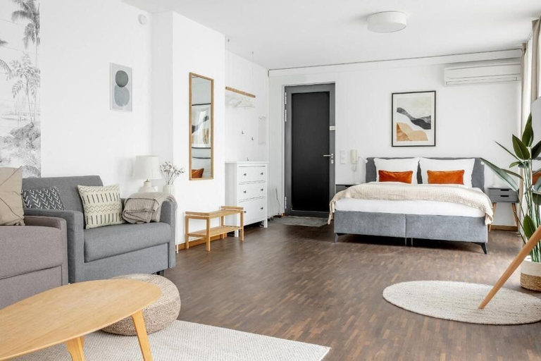 Room 2, Global Living Augsburg Rathausplatz, Augsburg