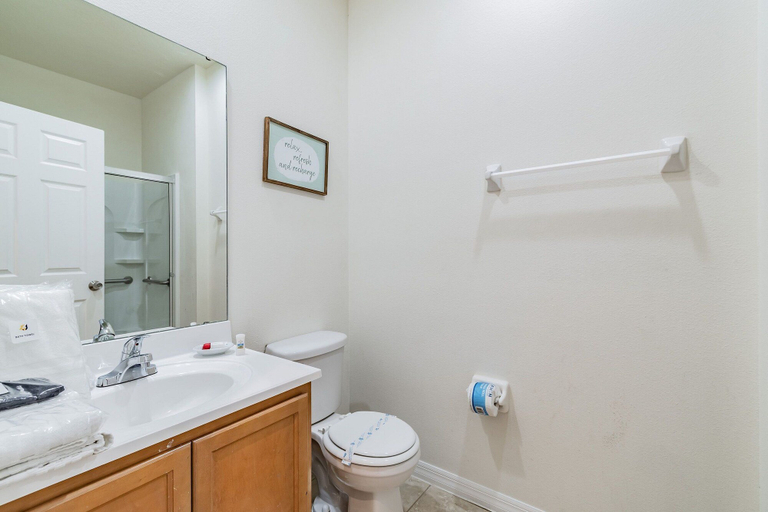 Bathroom 5, Cozy Villa 3bd/3ba - King Bed - Private Jacuzzi, Osceola