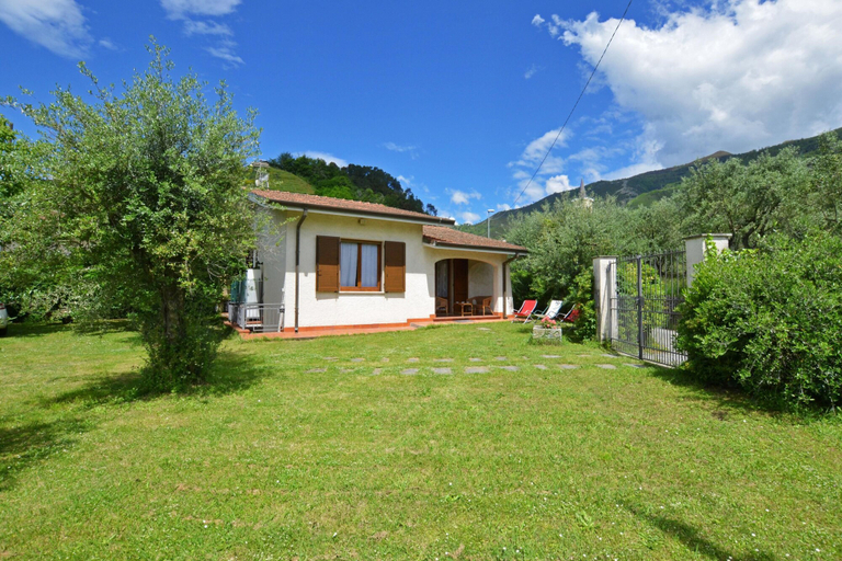 Others 3, Casa Rosalba, Lucca