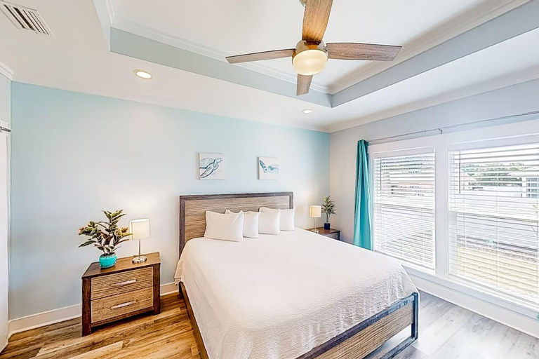 Room 5, Turtle Beach Retreat, Bay