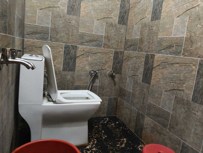 Bathroom, Balaji Guest House, Varanasi