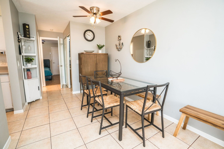 Dining, Clearwater Cove - 2344 Shelley St 1 Bedroom Condo, Pinellas