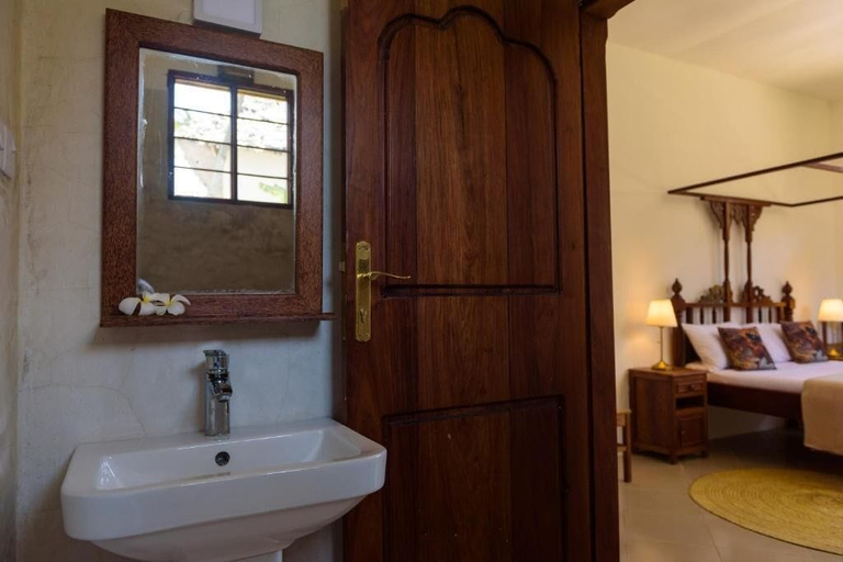 Bathroom 3, Magic Beach Villa, Kaskazini 'B'