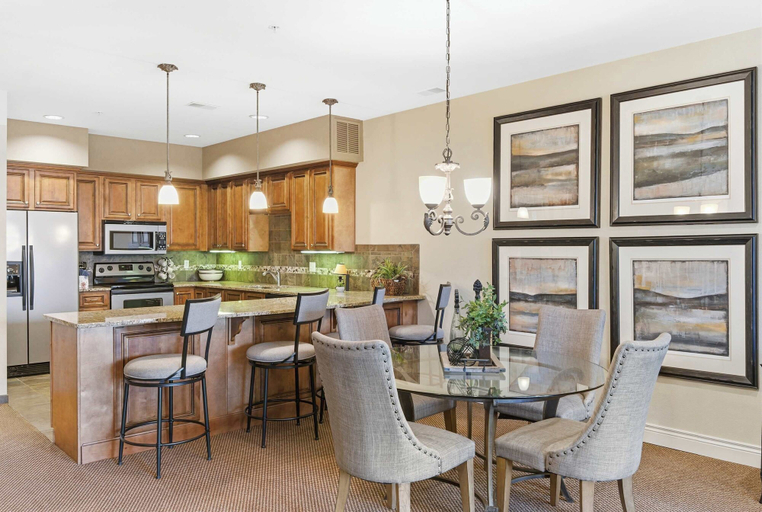 Primary image, Branson Hills Luxury Condo, Taney