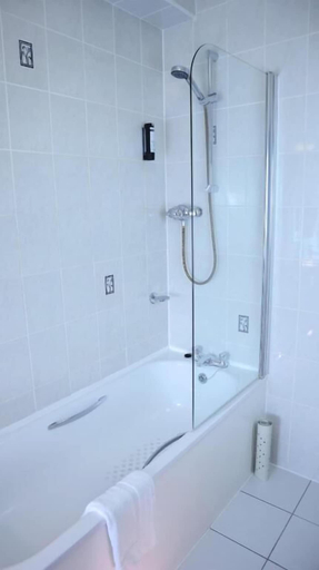 Bathroom 5, Centennial Hotel, Cambridgeshire