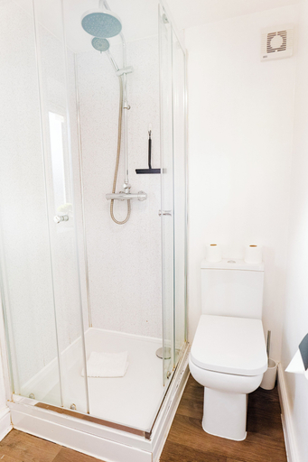Bathroom 3, Gloucester-4 Bed Home for Work & Leisure, Gloucestershire