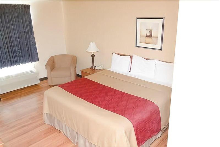 Bedroom 2, Hometown Inn & Suites, Washington