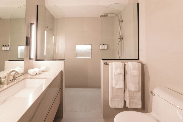 Bathroom 3, Magdalena 1163