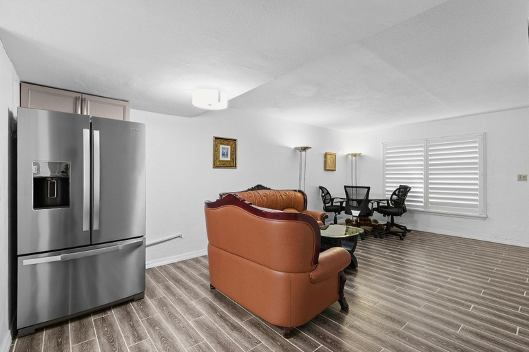 Interior 4, Le Atlantico 25, Volusia