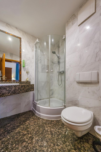 Bathroom 4, Hotel Furstenhof, Havelland