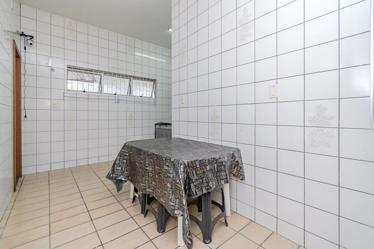 Room 5, Apto Pet Friendly a 350m da Praia de Canasvieiras, Florianopolis