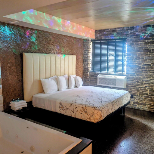 Bedroom 5, Surfside Motel, New York