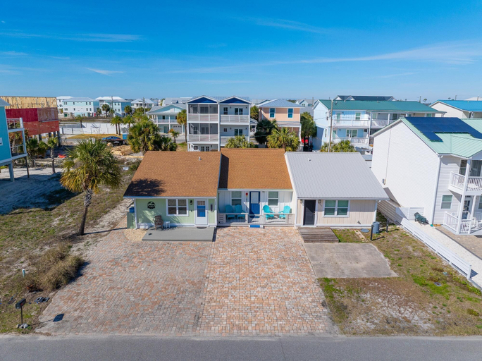 Exterior 3, 40th Street Cottage, Bay
