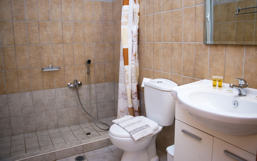 Bathroom 3, Gennadi Gardens, South Aegean