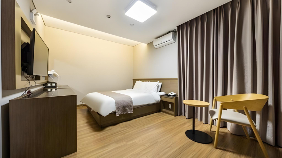 Bedroom 3, Noble Hotel, Yeosu
