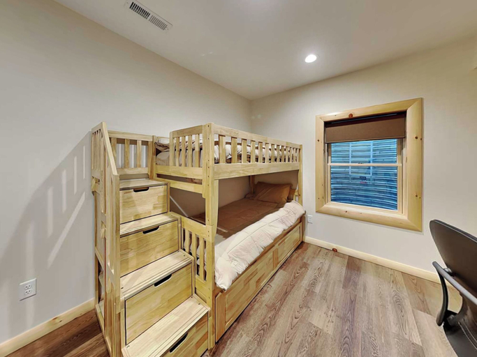 Bedroom 4, Moon and Stars by Taylor Made Deep Creek, Garrett