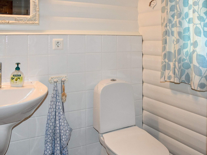 Bathroom 5, 4 Star Holiday Home in Volda, Volda