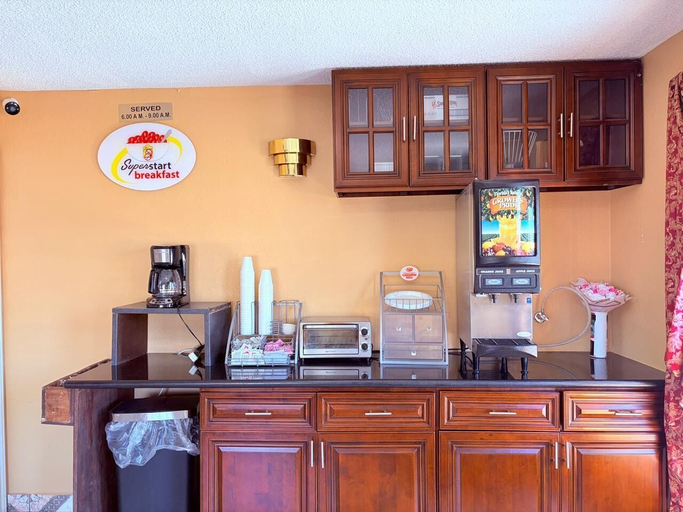 Food & Drinks 5, Express Inn & Suites Houston Katy, Houston
