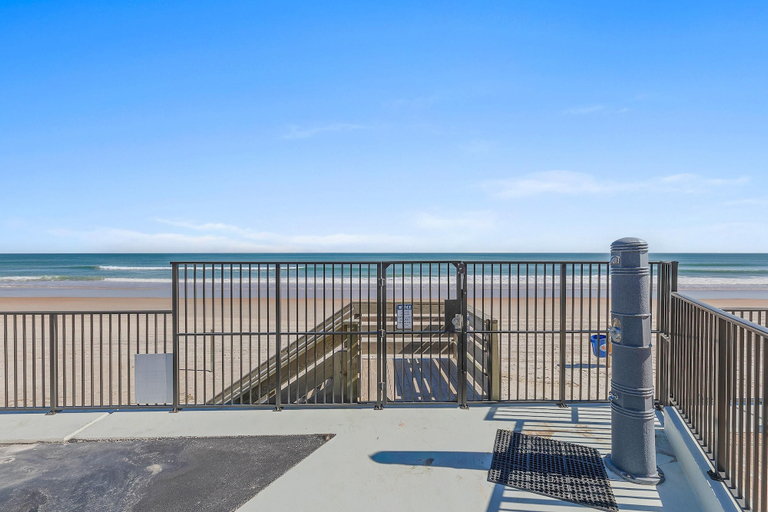Beach 5, Le Atlantico 25, Volusia