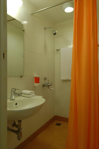 Bathroom 4, Ginger Bangalore IRR, Koramangala, Bangalore