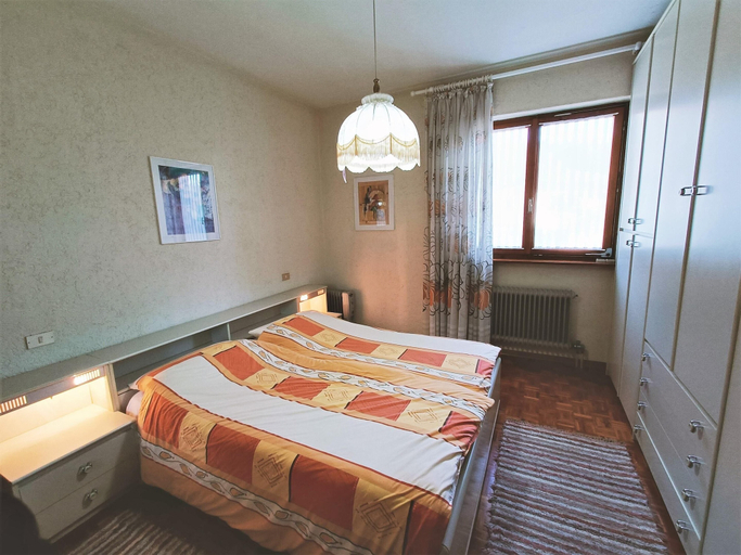 Room 3, Holiday Home in Italy With Sea & Mountain Views, Varese