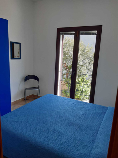 Room, Yaya, Nuoro