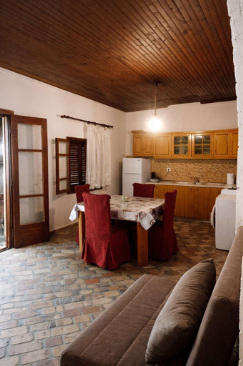 Room 3, Saltos Apartment 2 - Pool Garden Getaway, Central Macedonia