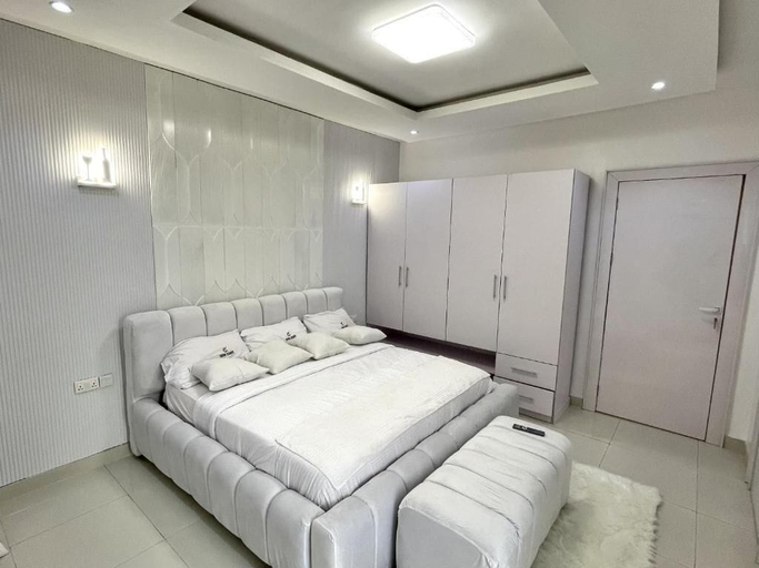 Room 2, Crown Exquisite  Apartments, Kosofe
