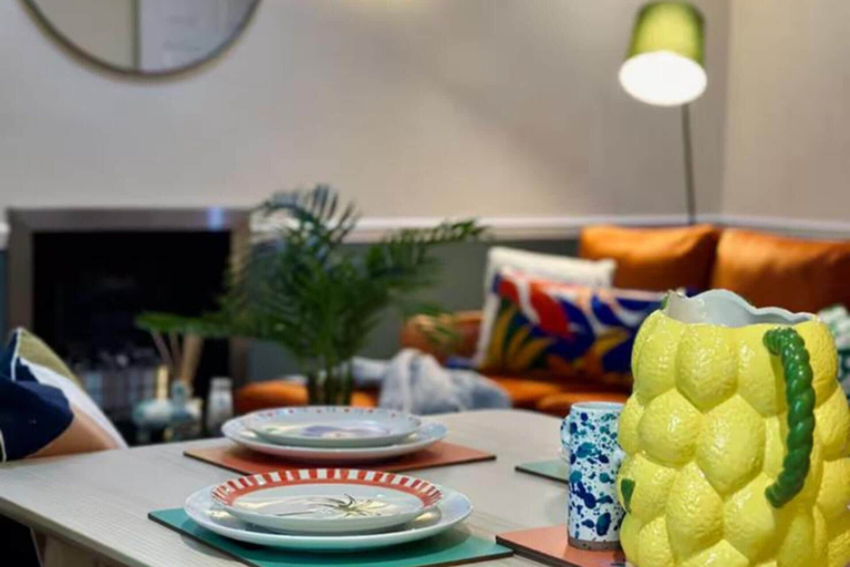 Dining 5, Kent Retreat Book Today and Relax, Kent