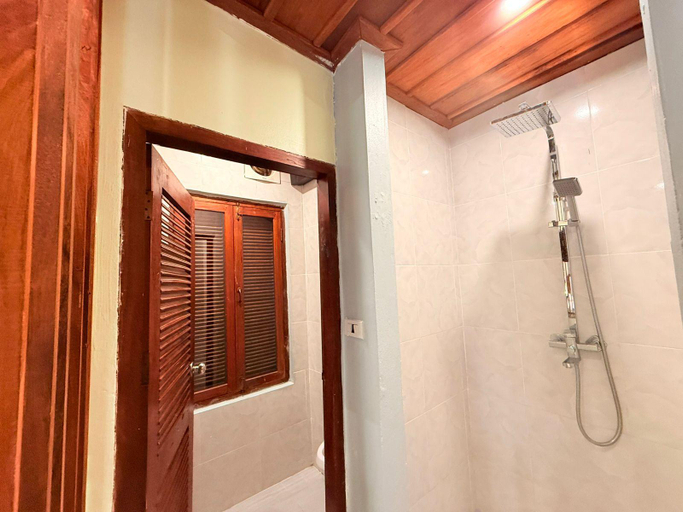 Bathroom 3, Chaluenxay Boutique Hotel, Luang Prabang