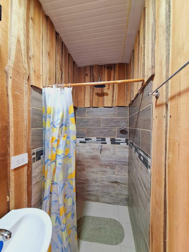 Bathroom 4, Corcovado Tropical Garden, Osa