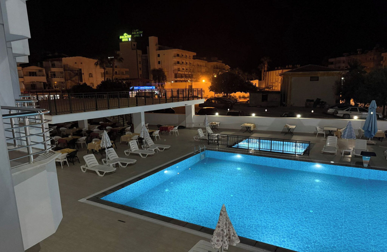 Pool 4, Hotel Eylül, Merkez