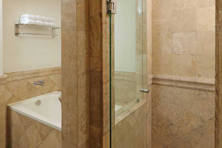 Bathroom 5, Clarion Hotel Real Tegucigalpa, Distrito Central