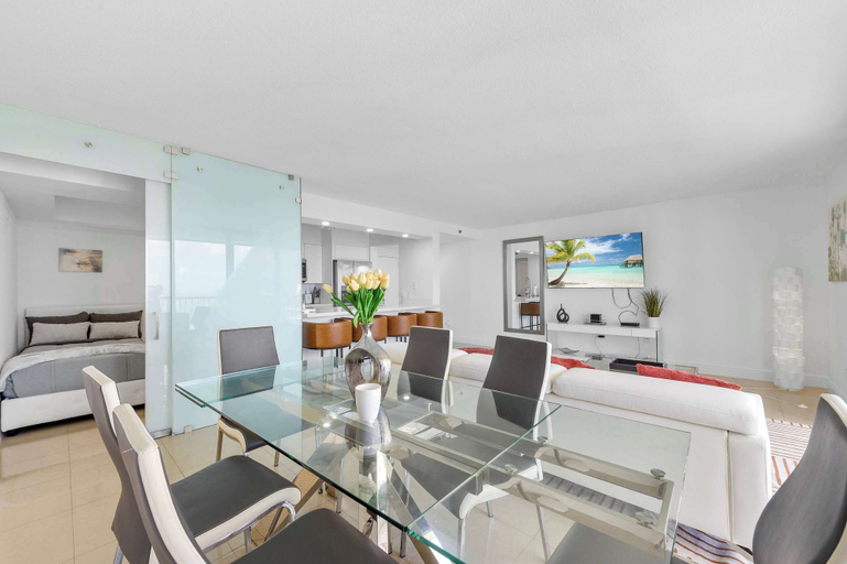 Dining 4, The Club Luxury Condos by Ilios Rentals, Miami-Dade