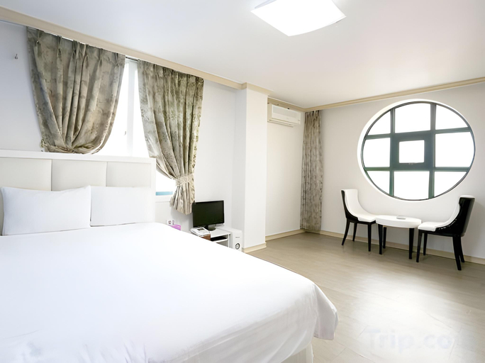 Bedroom 4, Starry Night Motel, Sokcho