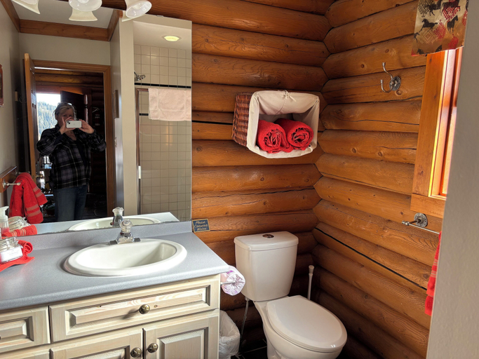 Bathroom 5, Montana Hill Guest Ranch, Cariboo