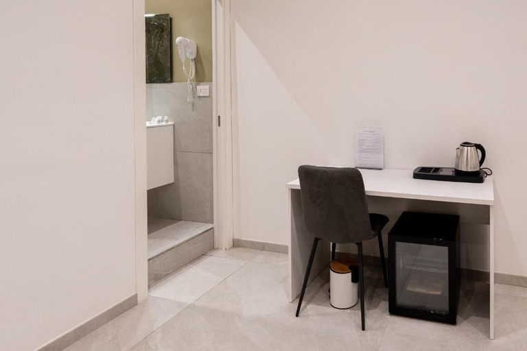 Others 4, Suites Gaudioso Napoli Center, Napoli