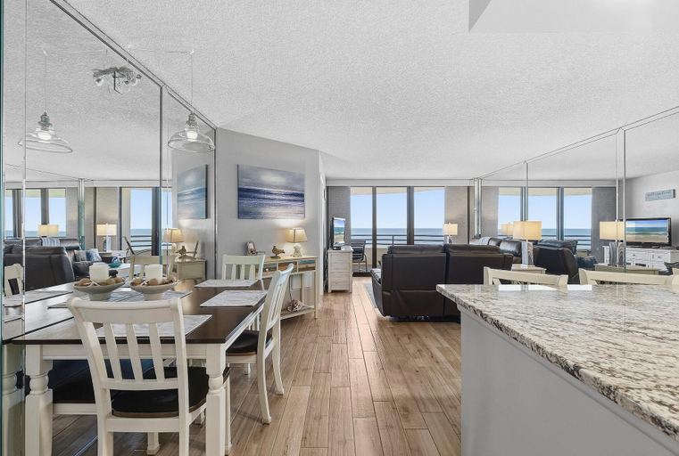 Dining 4, Sand Dollar 501, Volusia